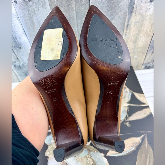 Costume National Notch Cut Out Heel Ankle Booties in Tan Leather Size 40. - Picture 8 of 9
